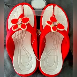 Kids flip flops, size 9-10, brand new